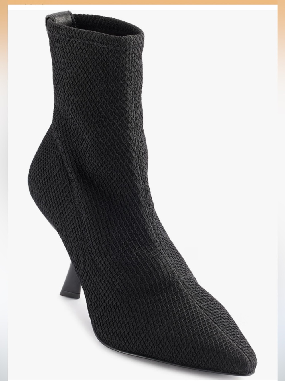 )
KARL LAGERFELD Women's Kelsa Pointed Toe Heeled Bootie